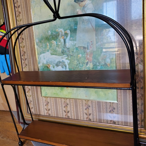 Longaberger Wrought Iron 2-Tier Shelf or Baker's Rack with WoodCrafts Shelves - Picture 4 of 9